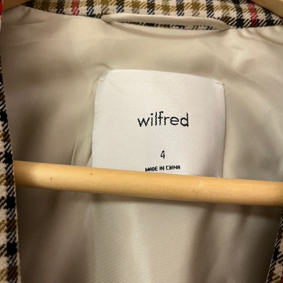 Aritzia Wilfred Blazer - Picture 12 of 12